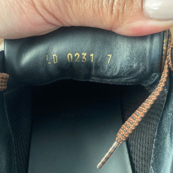 Louie Vuitton shoes - Picture 4 of 5